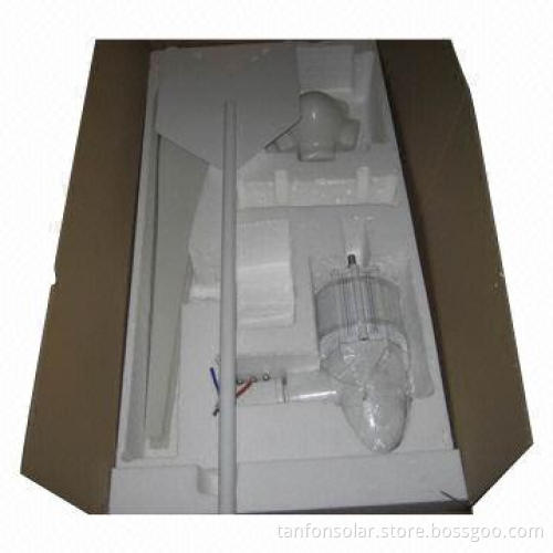Wind-powered 600Wp 12/11/220V Off Grid Supply 600Va Systems with Battery 12V DC Pack